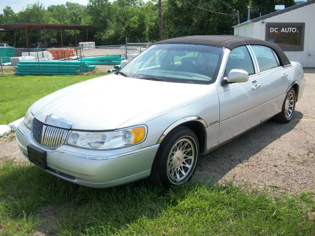 2000 Lincoln Town Car DOWN 4.9 WAC