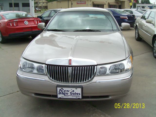 2000 Lincoln Town Car DOWN 4.9 WAC