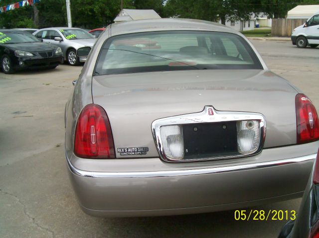 2000 Lincoln Town Car DOWN 4.9 WAC