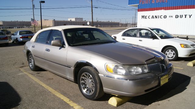 2000 Lincoln Town Car DOWN 4.9 WAC