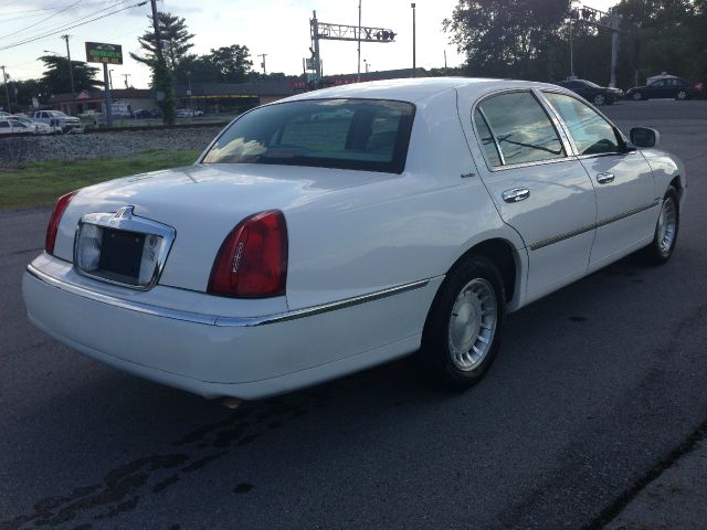 2000 Lincoln Town Car DOWN 4.9 WAC