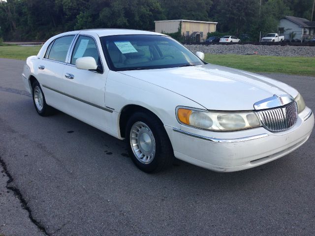 2000 Lincoln Town Car DOWN 4.9 WAC