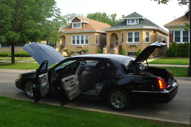 2000 Lincoln Town Car ZR-2 Extended Cab