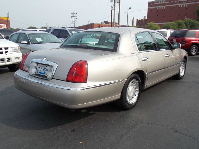 2000 Lincoln Town Car DOWN 4.9 WAC