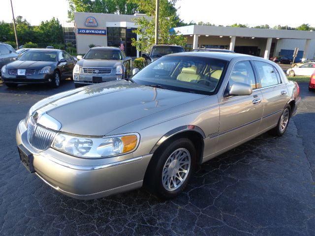 2000 Lincoln Town Car DOWN 4.9 WAC