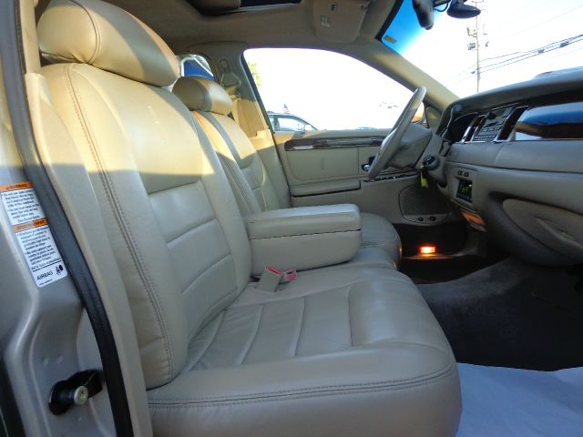 2000 Lincoln Town Car DOWN 4.9 WAC