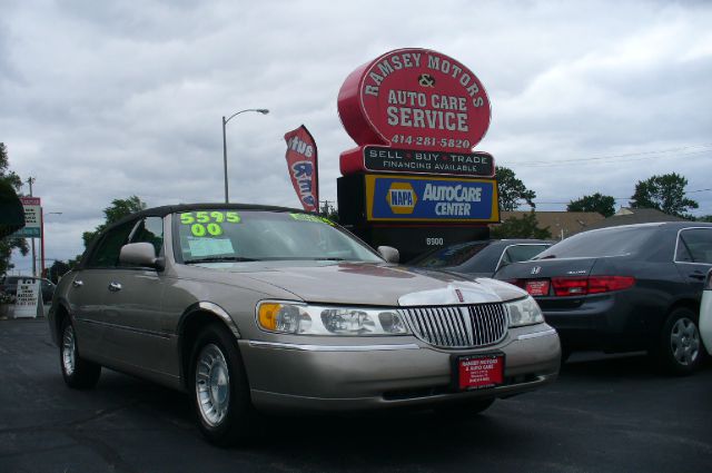 2000 Lincoln Town Car DOWN 4.9 WAC