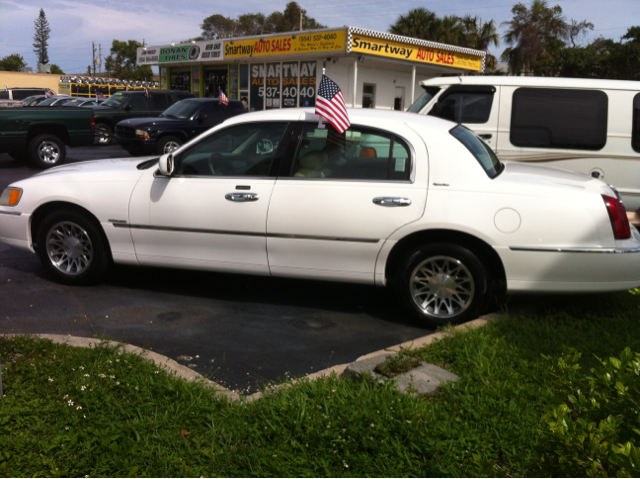 2000 Lincoln Town Car Unknown