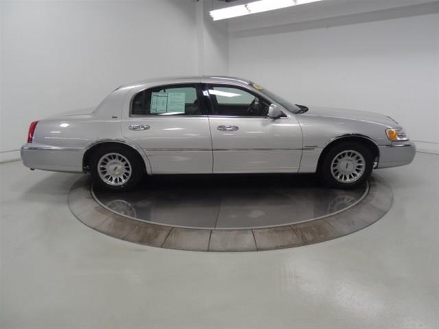 2000 Lincoln Town Car ZR-2 Extended Cab