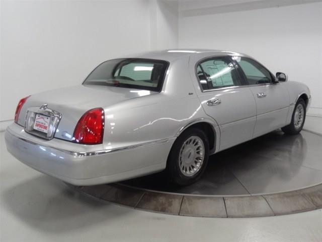 2000 Lincoln Town Car ZR-2 Extended Cab