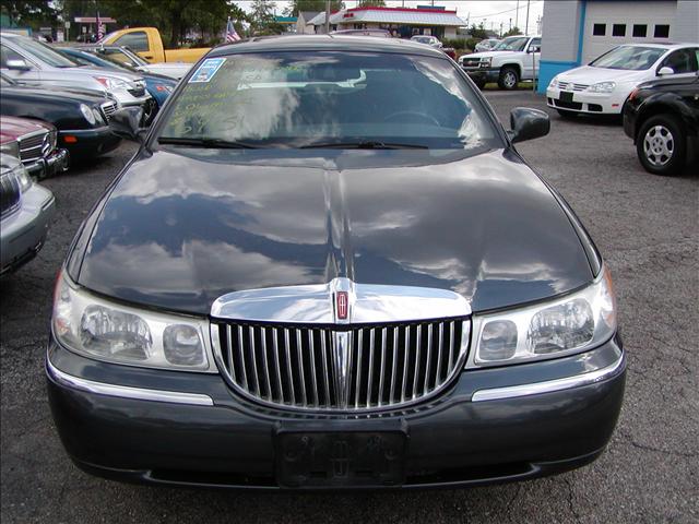 2000 Lincoln Town Car DOWN 4.9 WAC