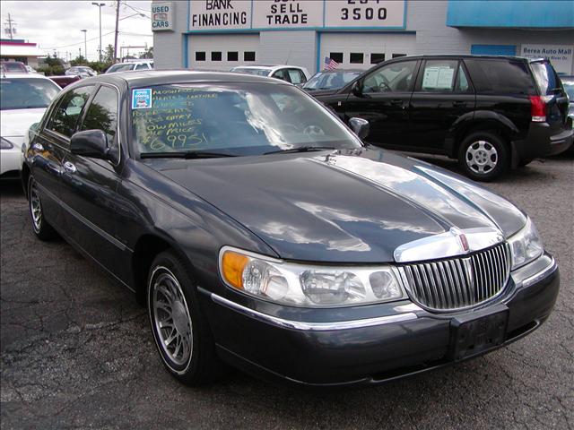 2000 Lincoln Town Car DOWN 4.9 WAC