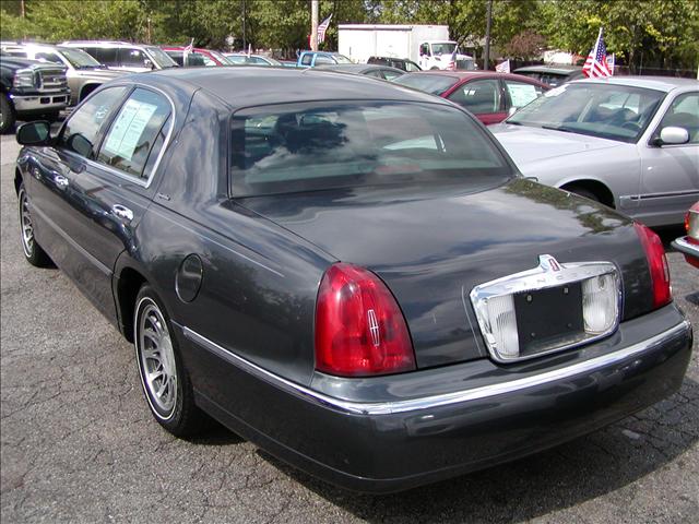 2000 Lincoln Town Car DOWN 4.9 WAC