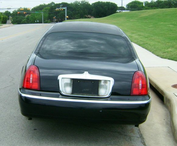 2000 Lincoln Town Car 4X4 SLE Regular Cab