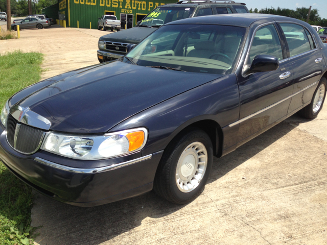 2000 Lincoln Town Car DOWN 4.9 WAC