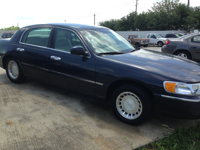 2000 Lincoln Town Car DOWN 4.9 WAC