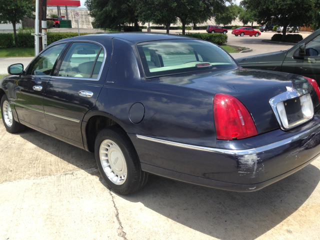 2000 Lincoln Town Car DOWN 4.9 WAC