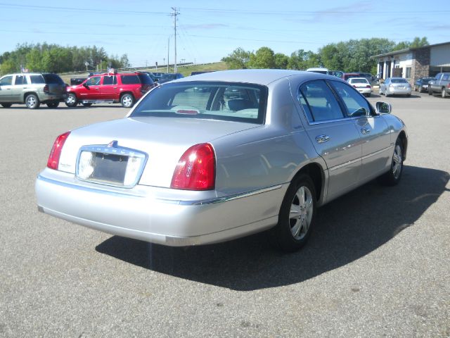 2000 Lincoln Town Car DOWN 4.9 WAC