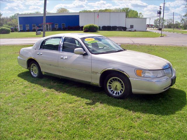 2000 Lincoln Town Car ZR-2 Extended Cab