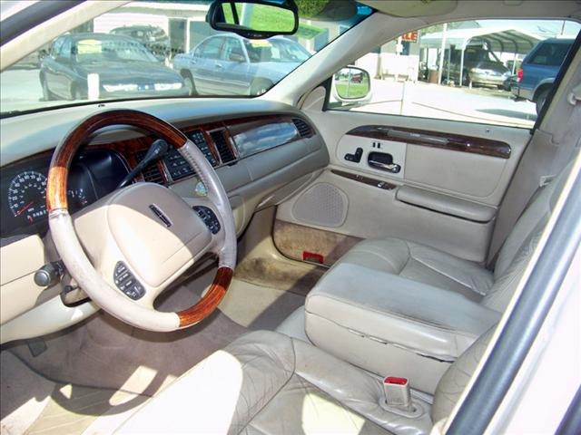 2000 Lincoln Town Car ZR-2 Extended Cab