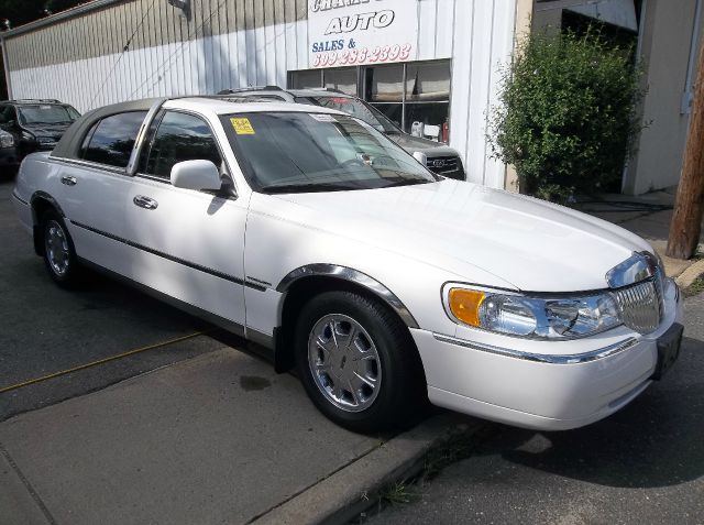 2000 Lincoln Town Car DOWN 4.9 WAC