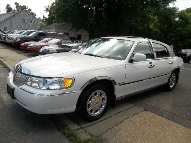 2000 Lincoln Town Car DOWN 4.9 WAC