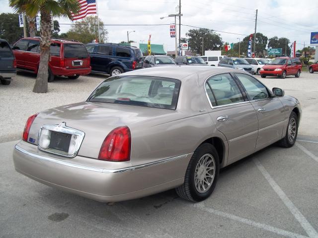 2000 Lincoln Town Car DOWN 4.9 WAC