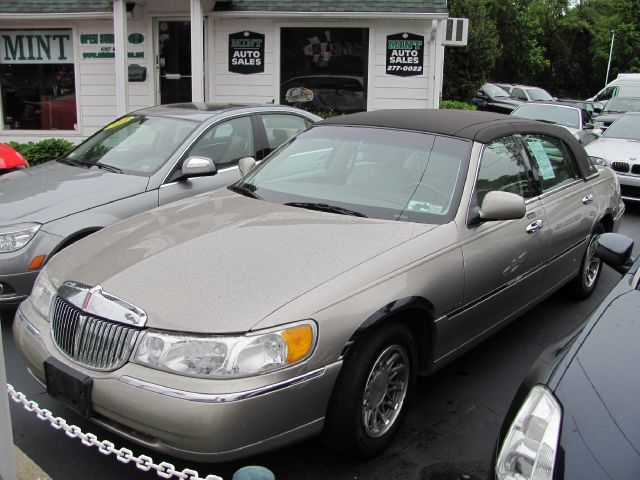 2000 Lincoln Town Car DOWN 4.9 WAC