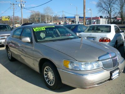 2001 Lincoln Town Car DOWN 4.9 WAC