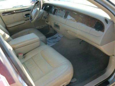 2001 Lincoln Town Car DOWN 4.9 WAC