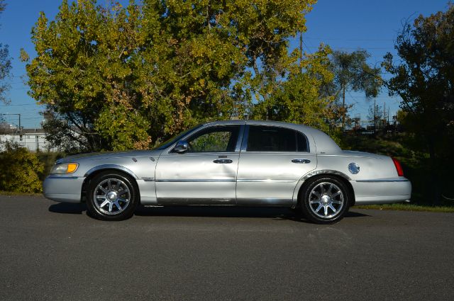 2001 Lincoln Town Car ZR-2 Extended Cab