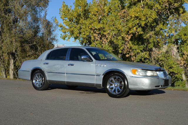 2001 Lincoln Town Car ZR-2 Extended Cab