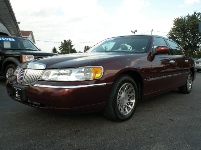 2001 Lincoln Town Car DOWN 4.9 WAC