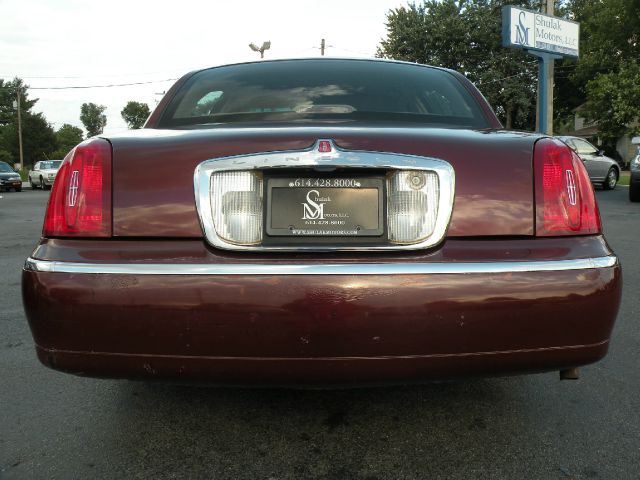 2001 Lincoln Town Car DOWN 4.9 WAC