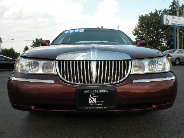 2001 Lincoln Town Car DOWN 4.9 WAC