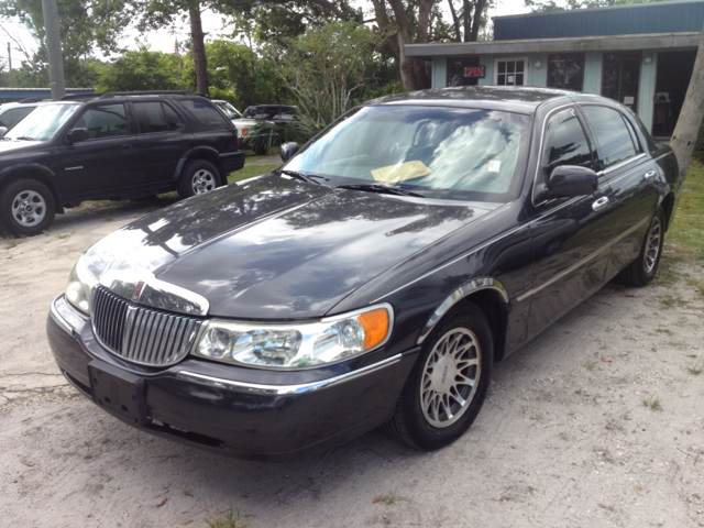 2001 Lincoln Town Car DOWN 4.9 WAC