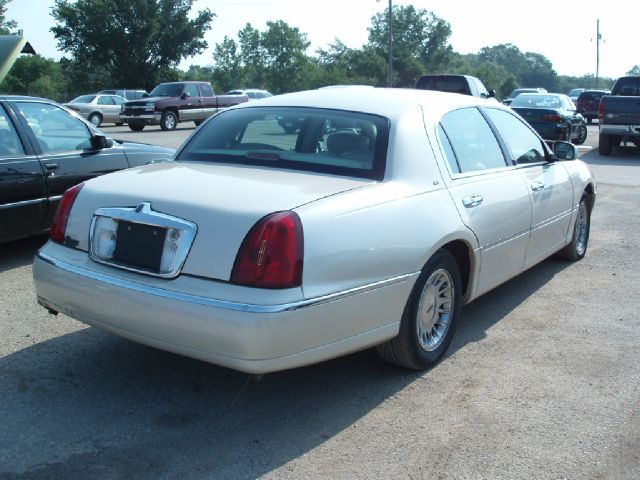 2001 Lincoln Town Car ZR-2 Extended Cab