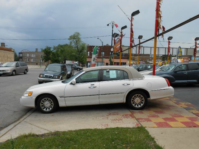 2001 Lincoln Town Car DOWN 4.9 WAC