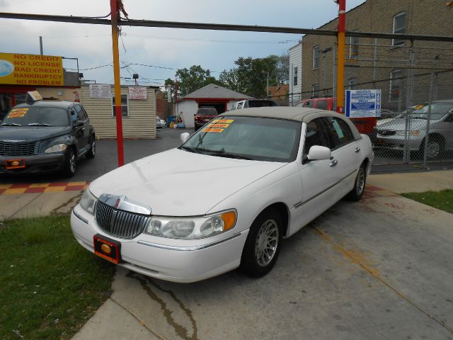 2001 Lincoln Town Car DOWN 4.9 WAC