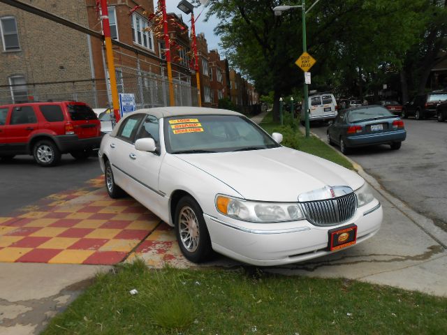 2001 Lincoln Town Car DOWN 4.9 WAC