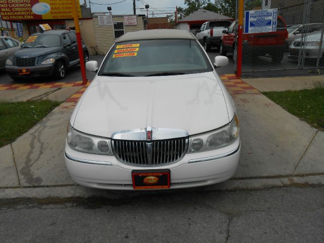 2001 Lincoln Town Car DOWN 4.9 WAC