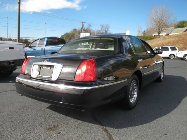 2002 Lincoln Town Car ZR-2 Extended Cab