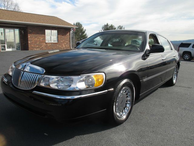 2002 Lincoln Town Car ZR-2 Extended Cab