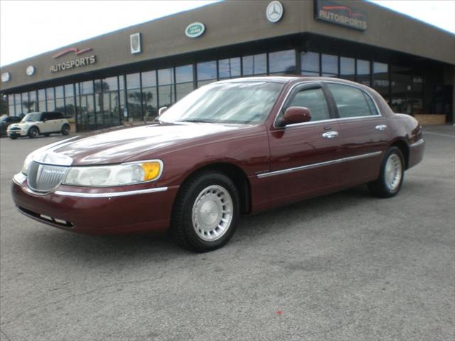 2002 Lincoln Town Car DOWN 4.9 WAC