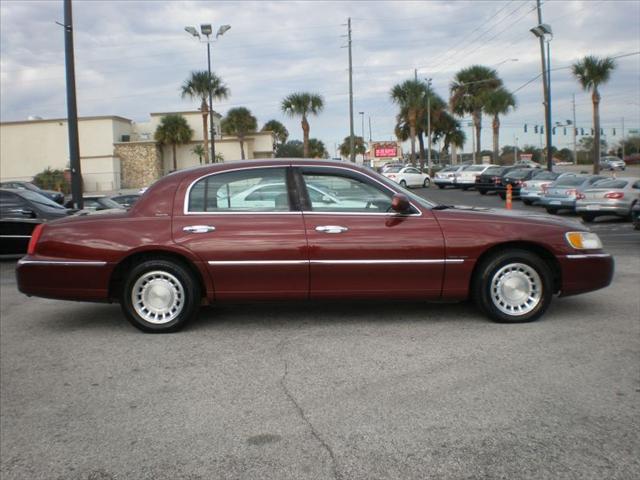 2002 Lincoln Town Car DOWN 4.9 WAC