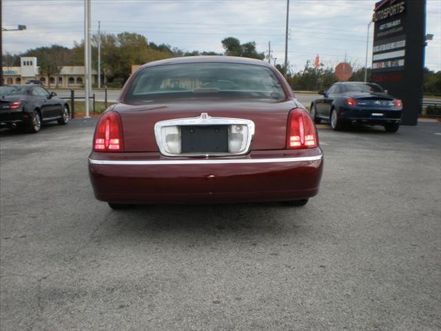 2002 Lincoln Town Car DOWN 4.9 WAC