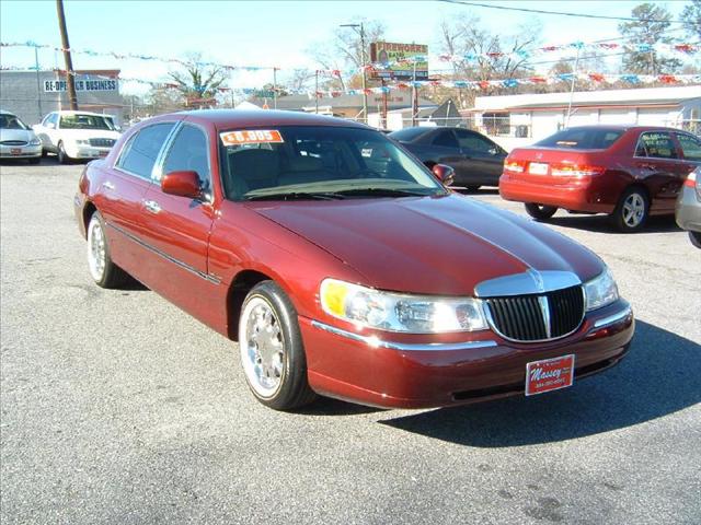 2002 Lincoln Town Car Lariat Platinum Package