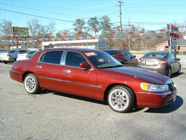 2002 Lincoln Town Car Lariat Platinum Package