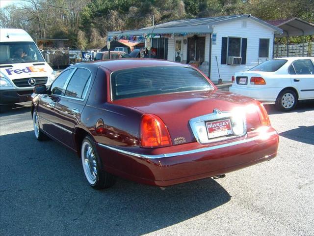 2002 Lincoln Town Car Lariat Platinum Package