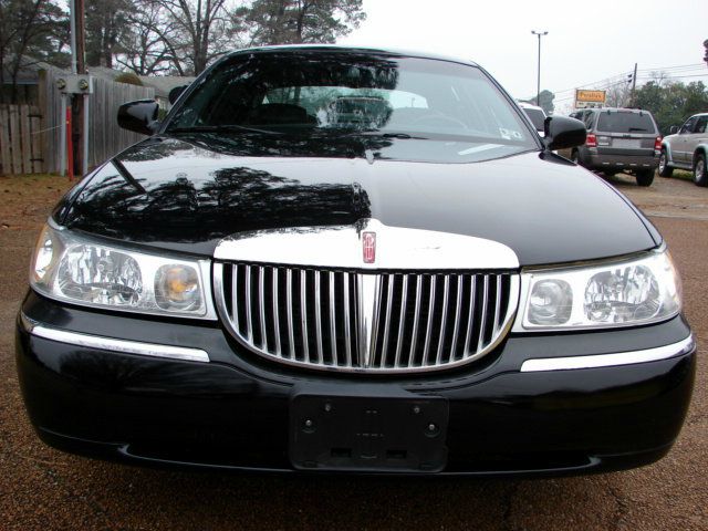 2002 Lincoln Town Car SLT1 AWD